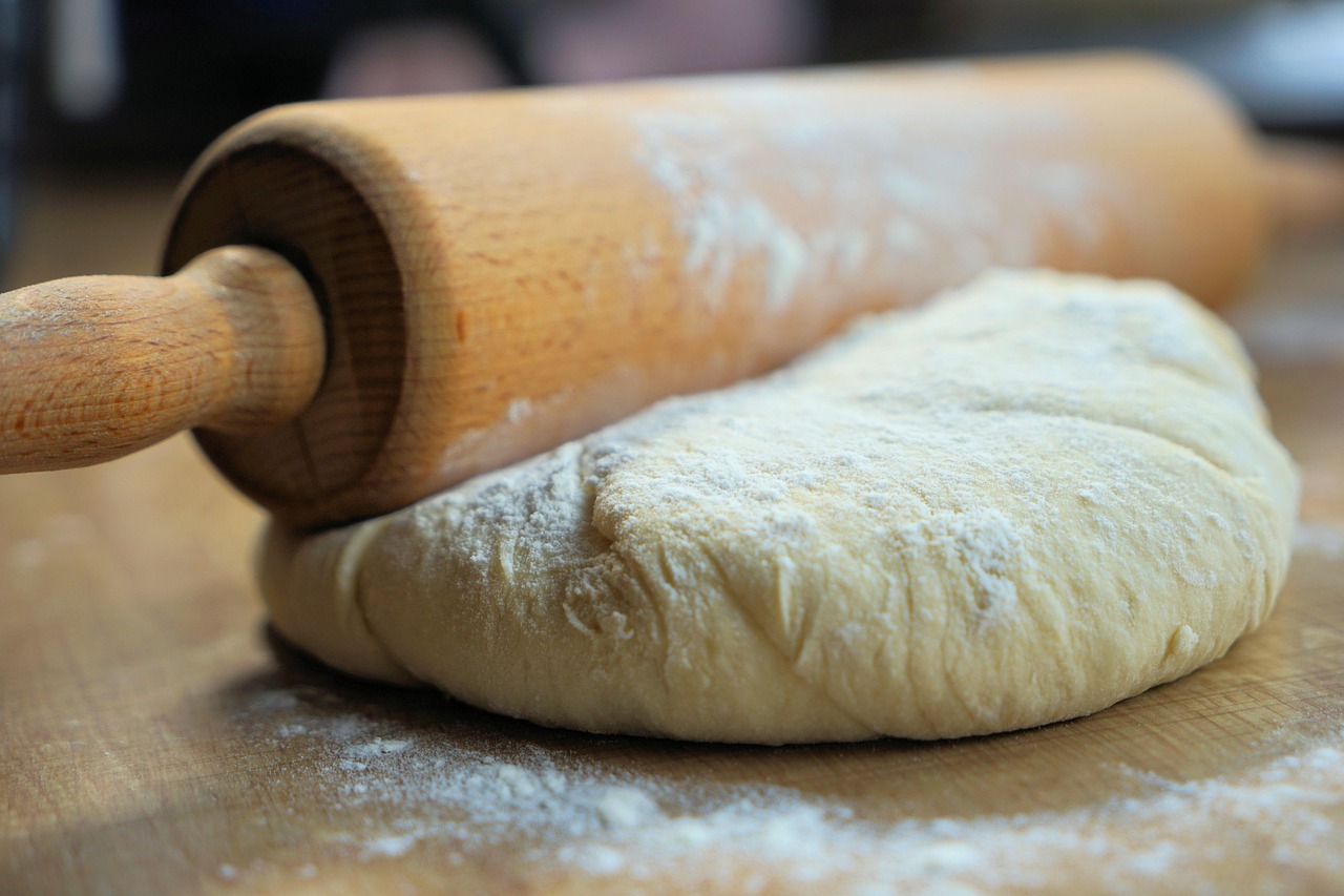 rolling pin, dough, to bake, yeast, flour, nature, loaf, kitchen, cook, bakery, ciabatta, yeast dough, fresh, meal, food, roll out, enjoy the meal, diet, healthy, fish